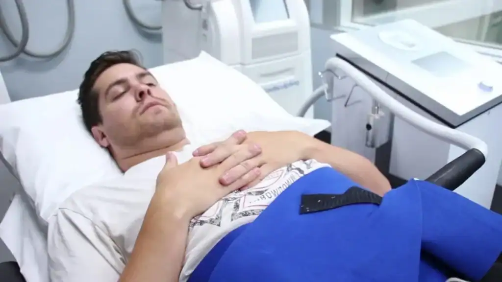 Transforming Bodies: Celebrity Success Stories and the Truth Behind Body Contouring 2 Image of male having body contouring Earl Shilton treatment